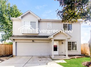 675 Pine Lake Dr, Greenwood, IN 46143