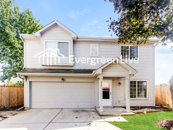 675 Pine Lake Dr, Greenwood, IN 46143