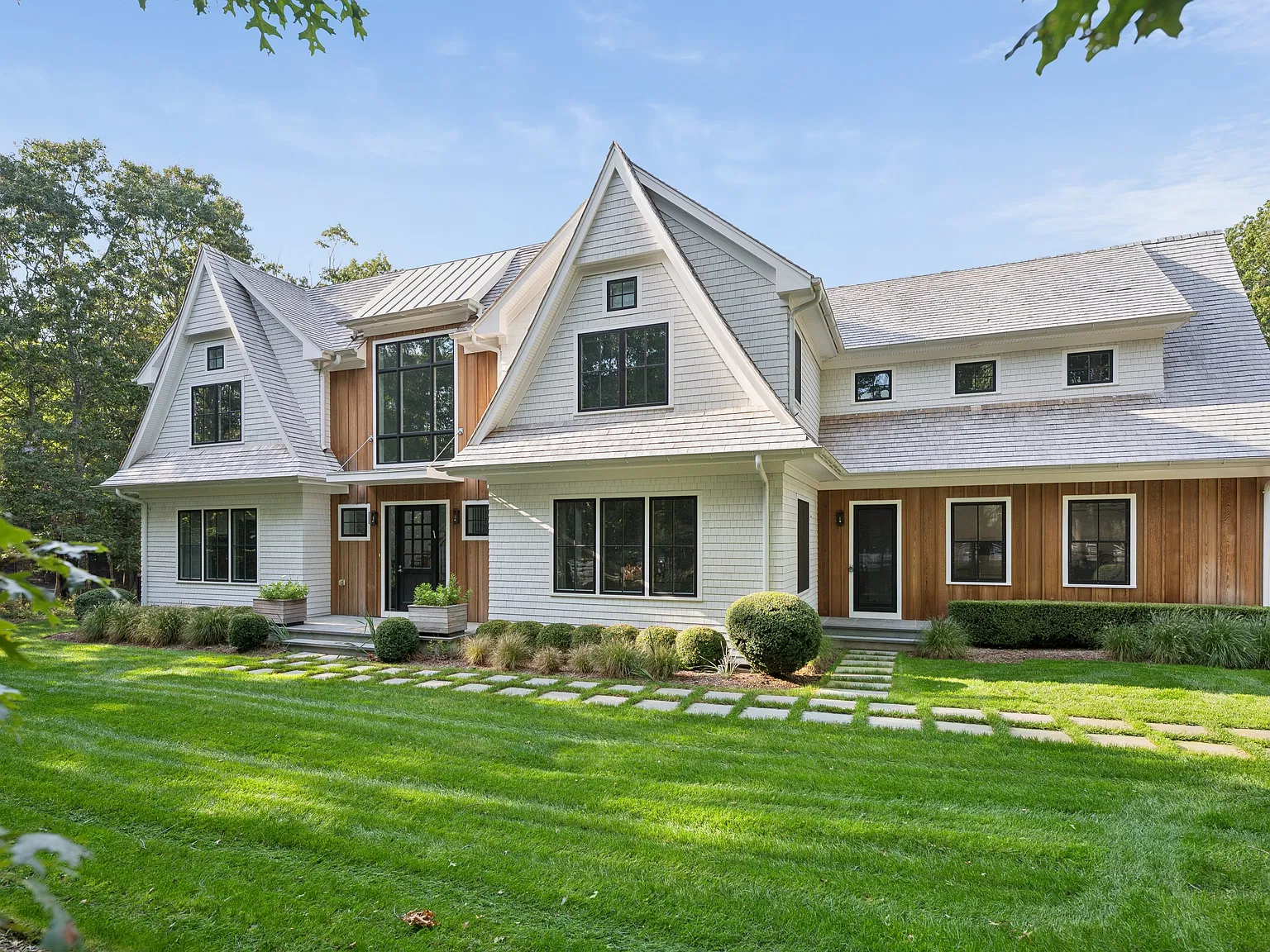 Exquisite Sagaponack Retreat — Photo 1