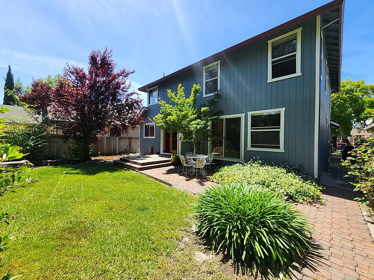 9609 Lord Dr — Photo 32