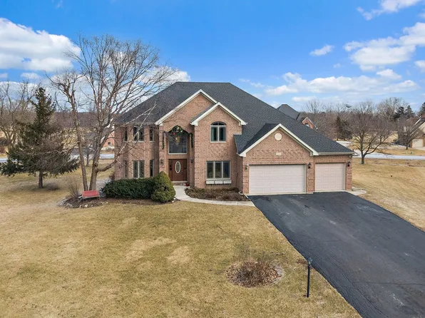 9203 Beaver Pond Ct, Crystal Lake, IL 60014