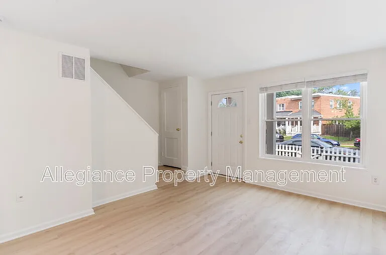3727 Mark Dr — Photo 6