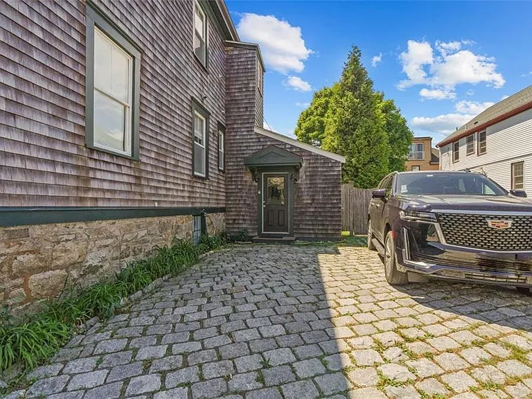 52 Berkeley Ave — Photo 42