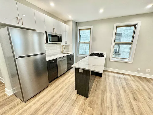 Rented by Papp Realty | media 2