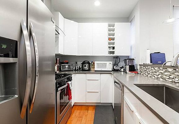 5th image of 22-19 41st St #2