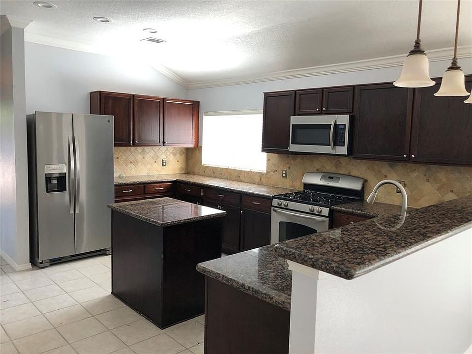 1st image of 21026 Somerset Park Ln