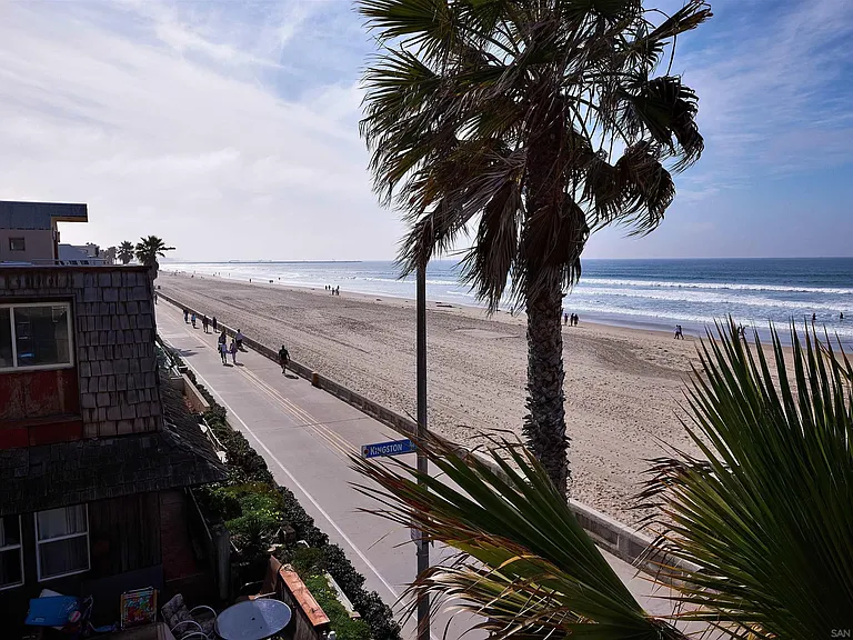 3377 Ocean Front Walk — Photo 28