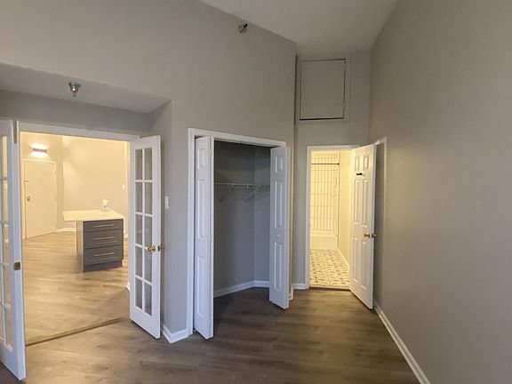 3rd image of 205 N Market St #10930637