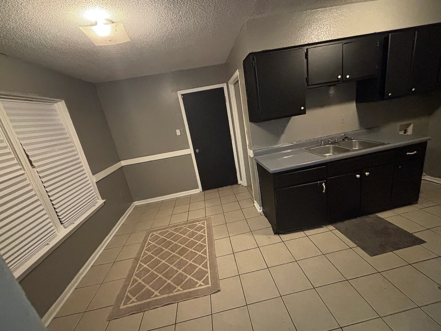 4 bed, 1.5 bath, $1,100 — Photo 2
