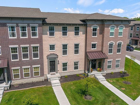 4th image of 896 Yorkshire Cir