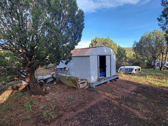 5th image of 35 COUNTY RD 8283 --