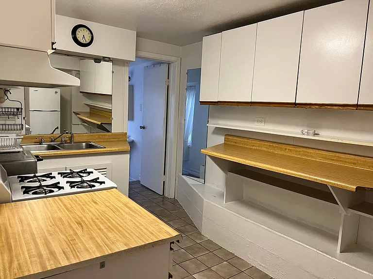 2807 Bush St — Photo 2