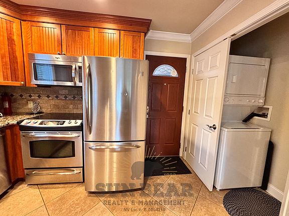 2nd image of 801 Northwood Blvd Unit 8