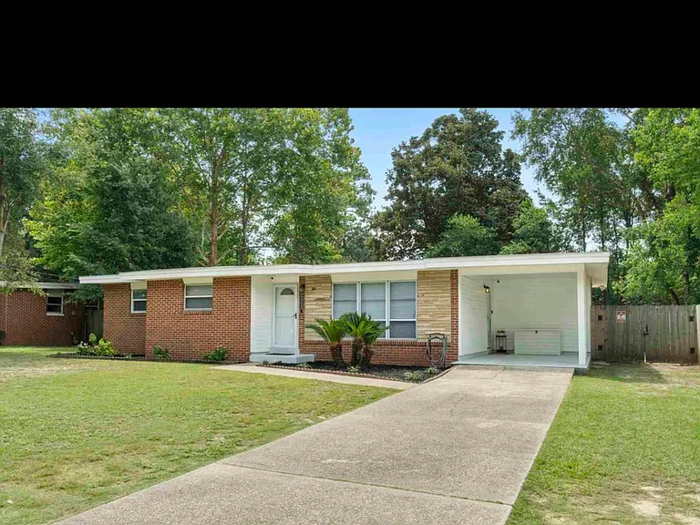 3555 Creighton Rd — Photo 3