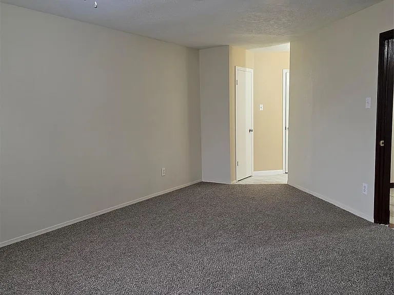 19410 Westhaven Dr — Photo 19