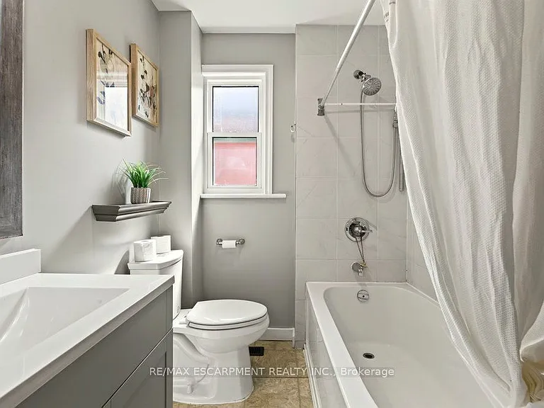 253 Marlborough St — Photo 15
