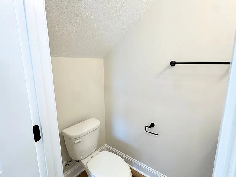 101 Charlton Ct — Photo 9