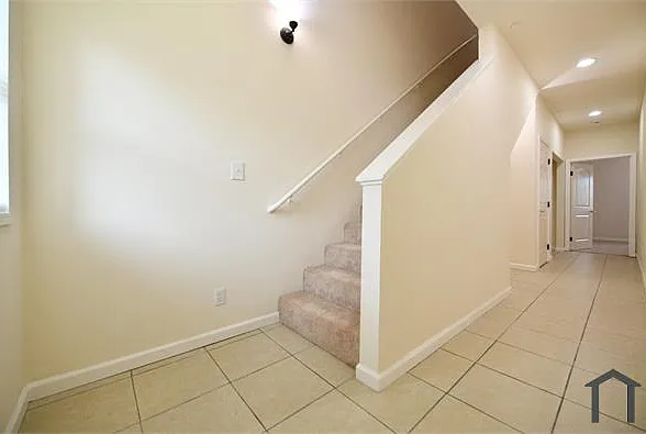 7517 Bancroft Ave — Photo 9