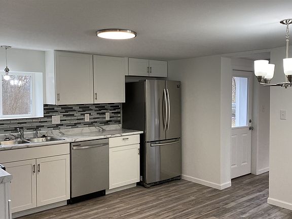 3rd image of 5086 N Lakeview Dr