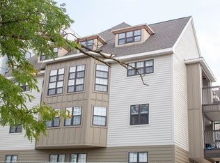 301 E Chalmers St #2B-1BA-601SQFT, Champaign, IL 61820