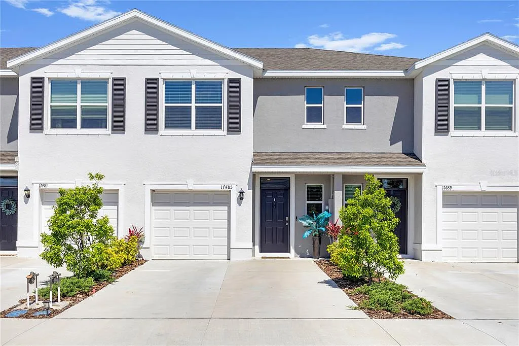 3 bed, 2.5 bath, 1284 sqft, $2,800 — Photo 2