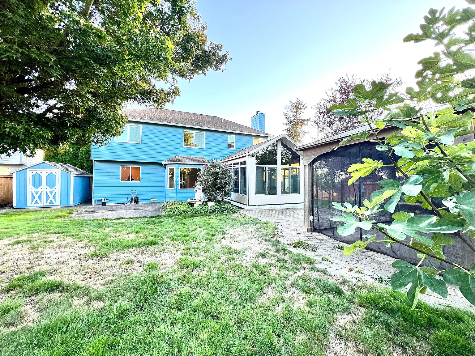 4 bed, 2.5 bath, 2412 sqft, $4,395 — Photo 4