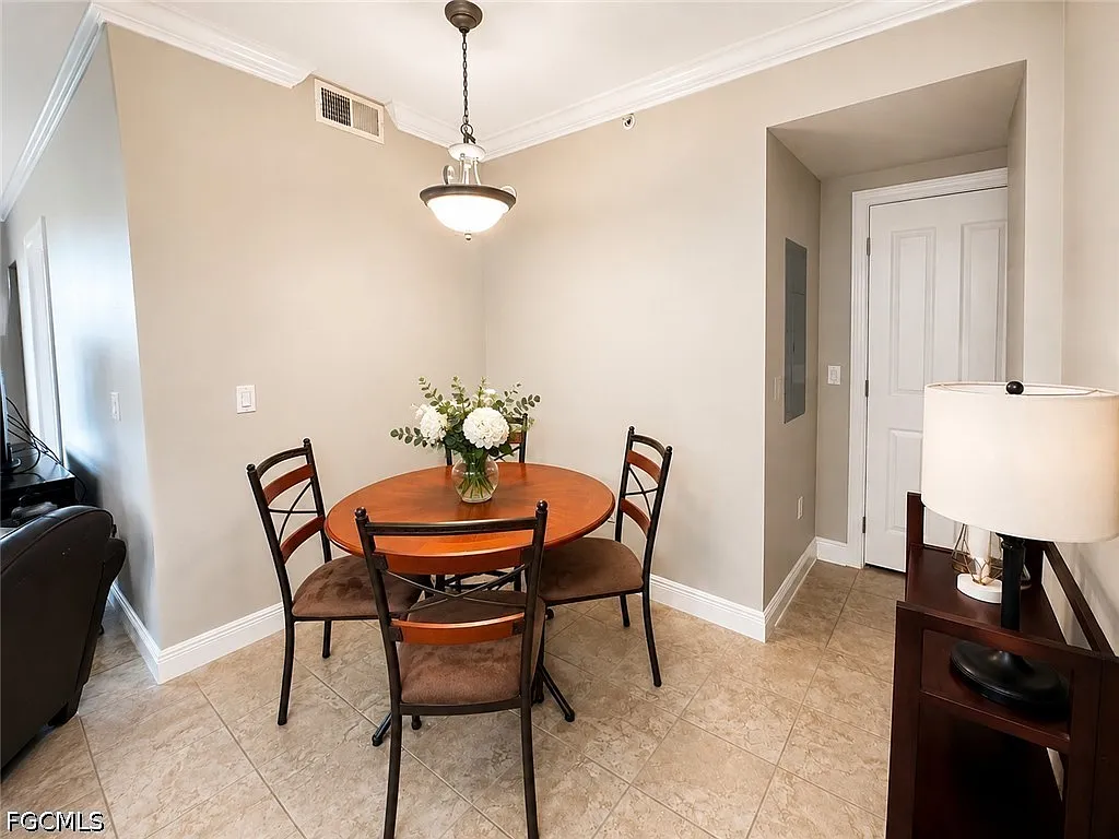 2 bed, 2.5 bath, 1003 sqft, $2,000 — Photo 4