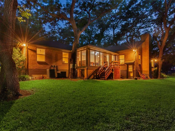 1820 Long Creek Ct, Granbury, TX 76049