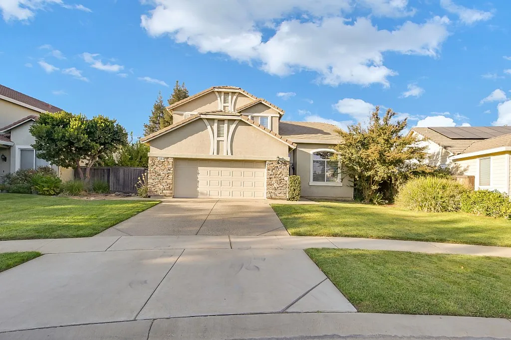 1561 Pollywog Ct photo 1