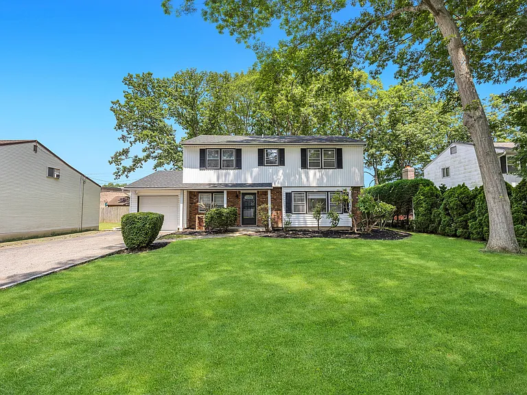 39 Pinewood Dr — Photo 3