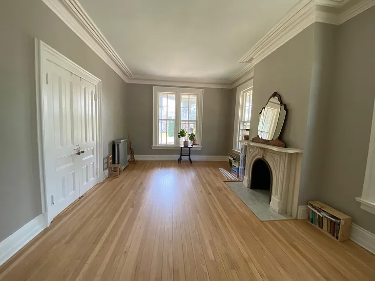 Living room, doors on left not in use.