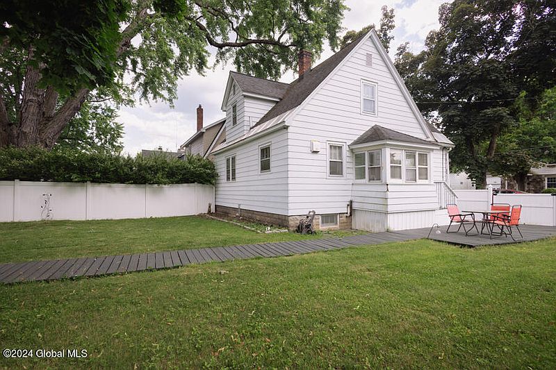 5th image of 514 Charles Street