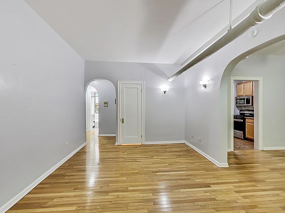 4th image of 4126 N Kedvale Ave #2