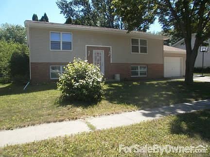 5th image of 300 23rd St NW