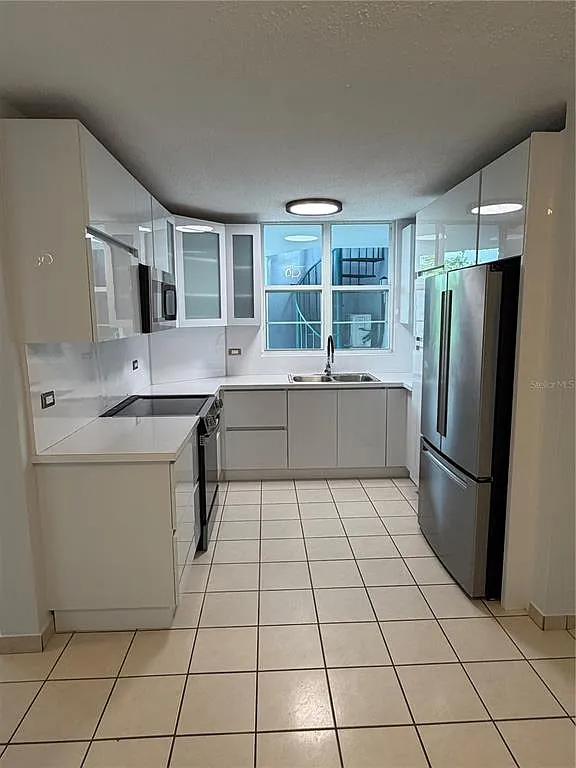 3 bed, 2.0 bath, $1,800 — Photo 3