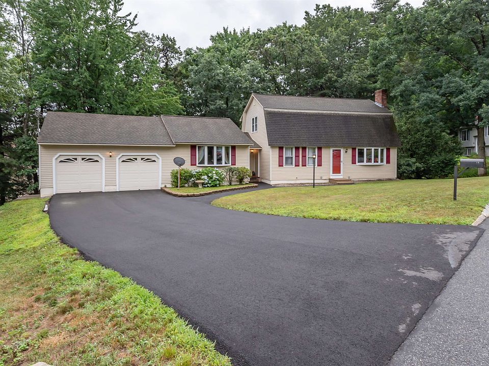 1st image of 16 Blueberry Lane