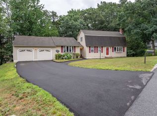 16 Blueberry Ln, Nashua, NH 03062