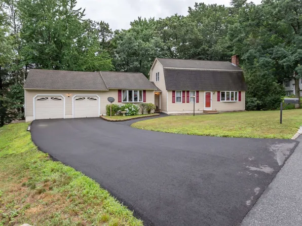 16 Blueberry Lane, Nashua, NH 03062