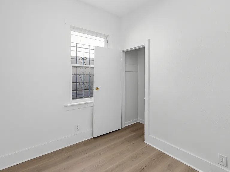 811 W Grand Ave #A — Photo 14