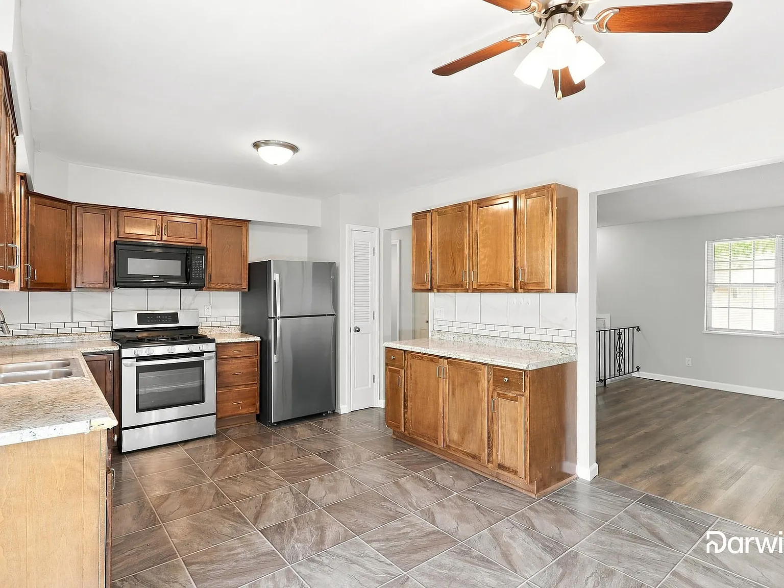 3 bed, 2.0 bath, 1500 sqft, $1,880 — Photo 2