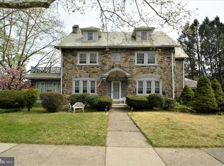 7124 Hilltop Rd, Upper Darby, PA 19082