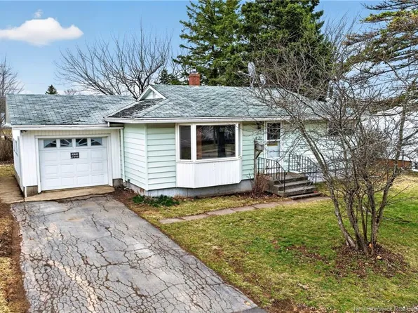 221 Buckingham Ave, Riverview, NB E1B 2N6