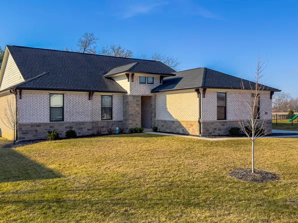 110 Saundra Dr, Fortville, IN 46040
