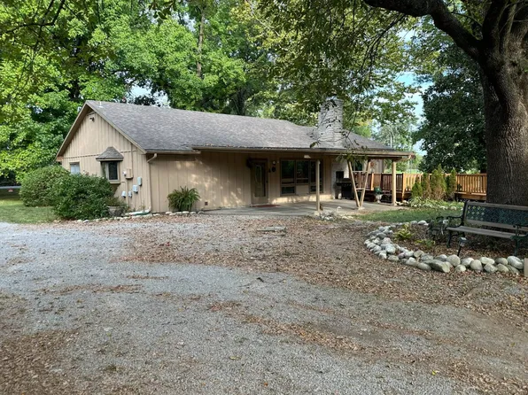 880 S 200th St, Pittsburg, KS 66762