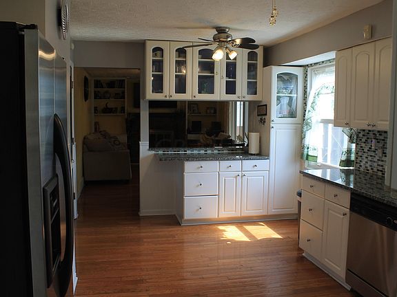 4th image of 2177 Maplewood Dr