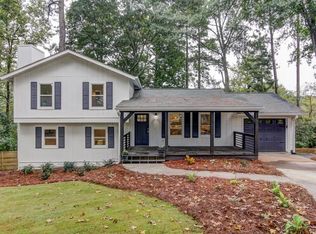 260 Moonshadow Ct, Roswell, GA 30075