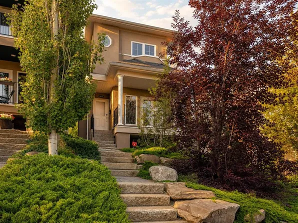 3611 E Parkhill St SW, Calgary, AB T2S 2Z5
