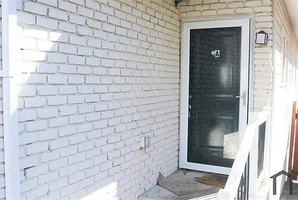 2 bed, 900 sqft, $2,100 — Photo 2
