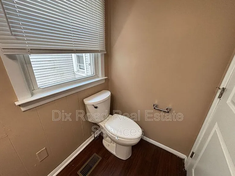 112 Heaton Ave — Photo 14