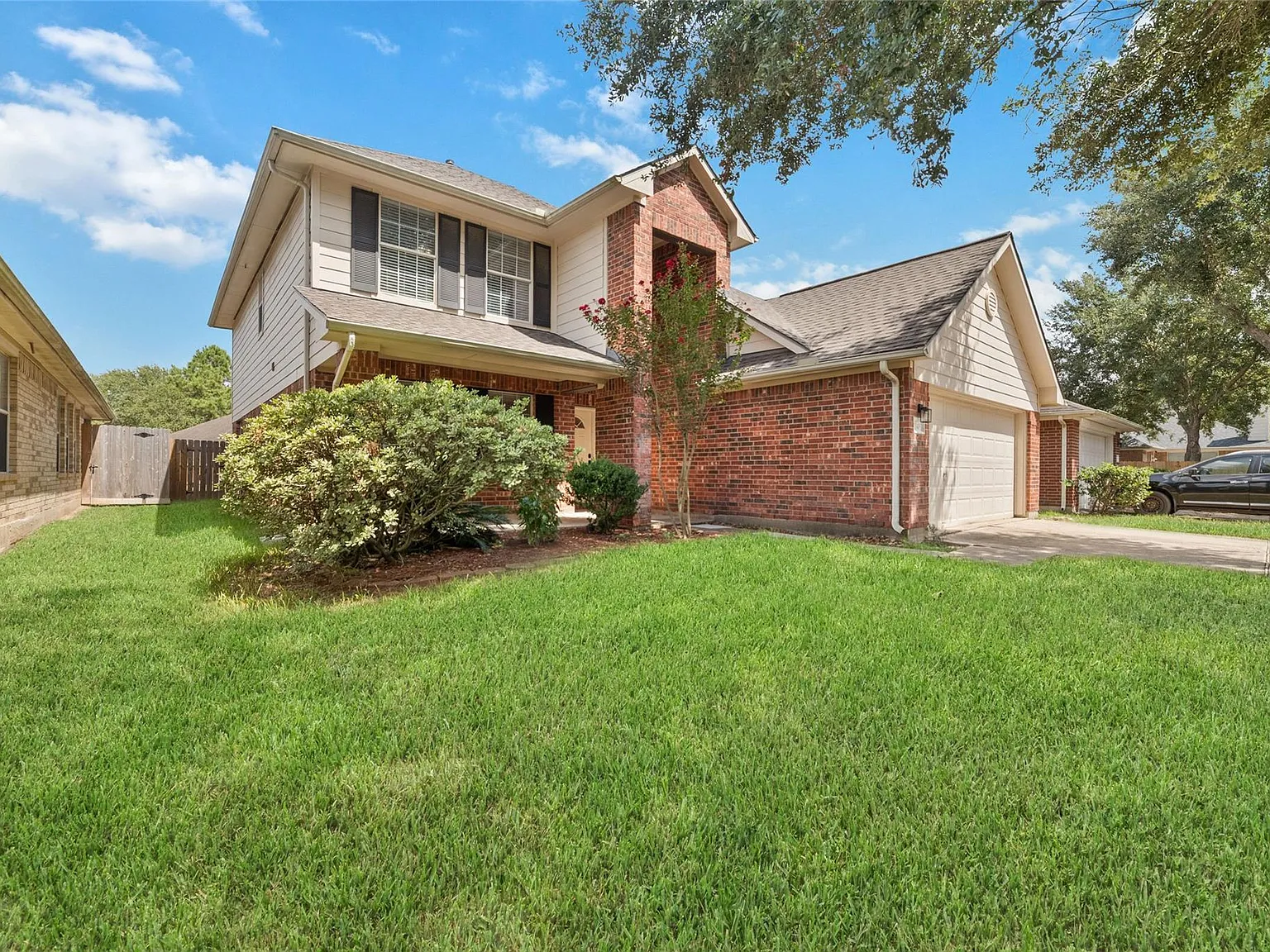 3 bed, 2.5 bath, 2082 sqft, $2,150 — Photo 3